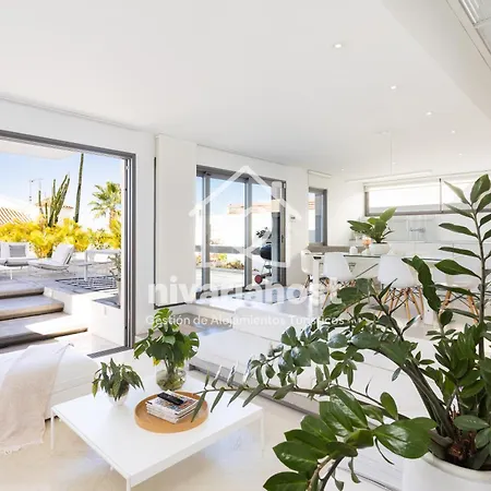 Esperanza Costa Adeje, By Nivariahost * Адехе