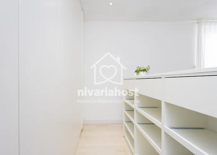 Esperanza Costa Adeje, By Nivariahost * Адехе