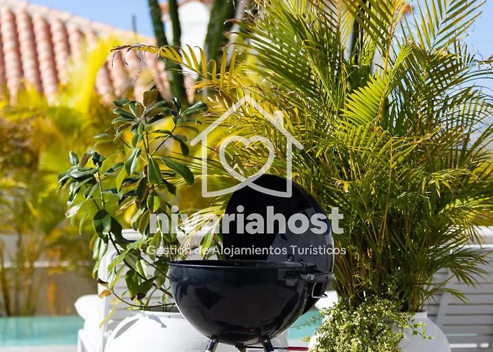 Esperanza Costa Adeje, By Nivariahost *