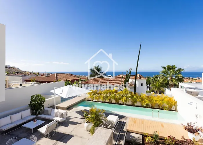 Esperanza Costa Adeje, By Nivariahost *