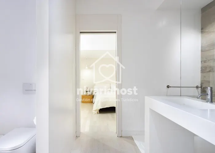 Esperanza Costa Adeje, By Nivariahost *