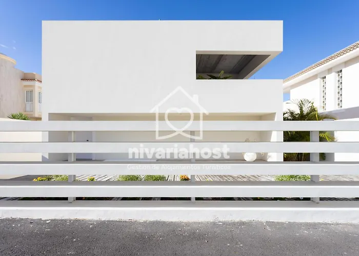 Esperanza Costa Adeje, By Nivariahost Villa *